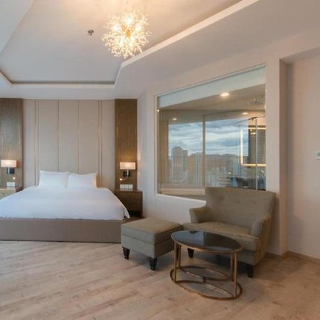 Homie Panorama Beachfront Residences Nha Trang Exterior photo