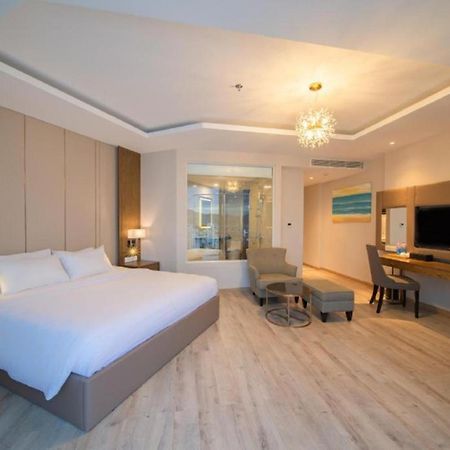 Homie Panorama Beachfront Residences Nha Trang Exterior photo