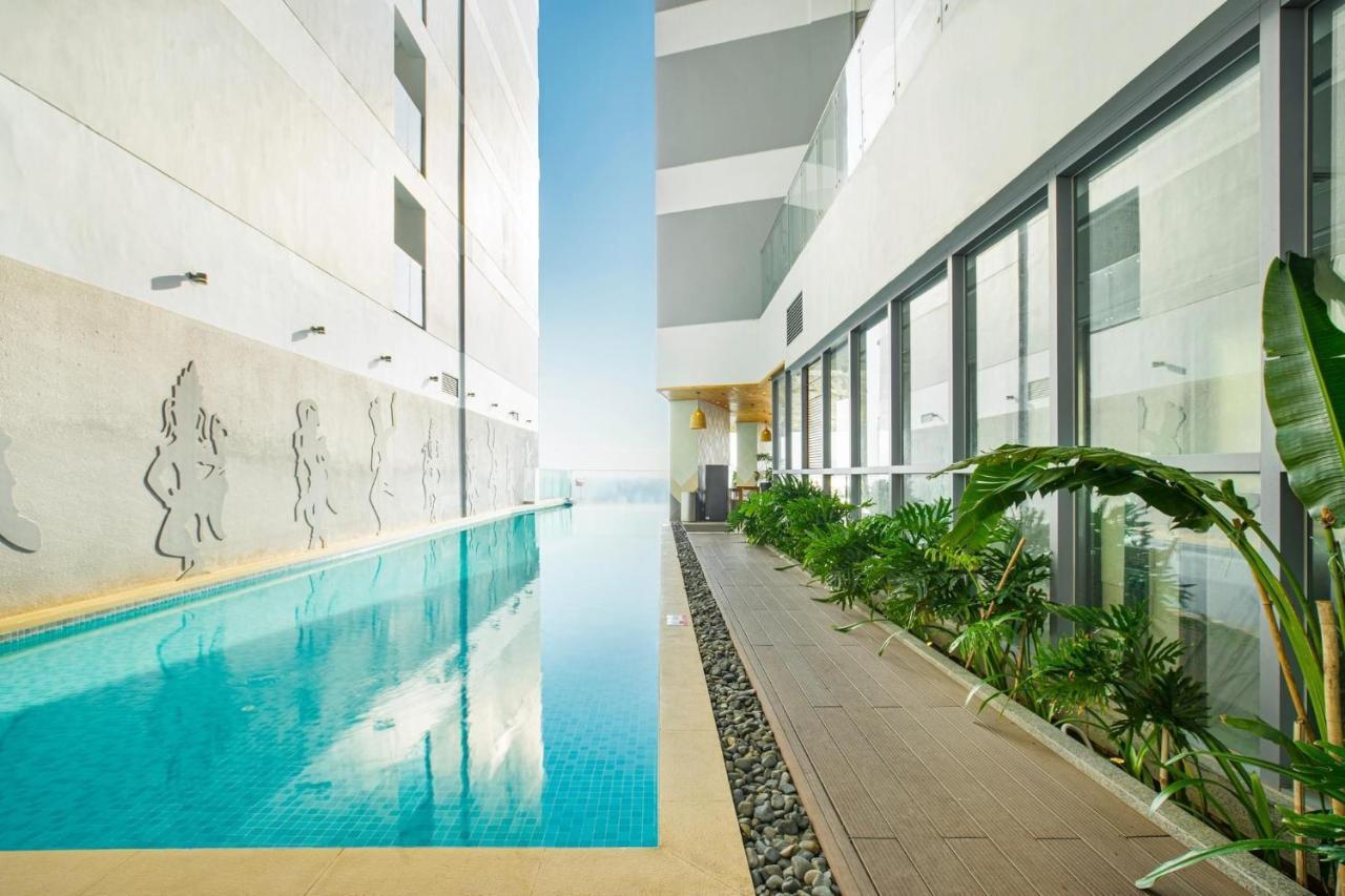 Homie Panorama Beachfront Residences Nha Trang Exterior photo