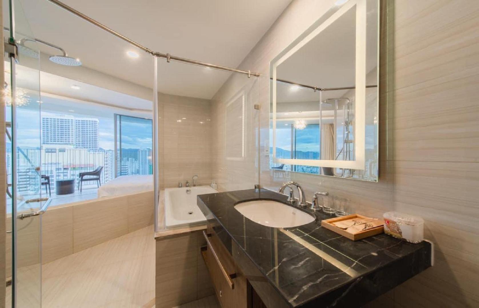 Homie Panorama Beachfront Residences Nha Trang Exterior photo