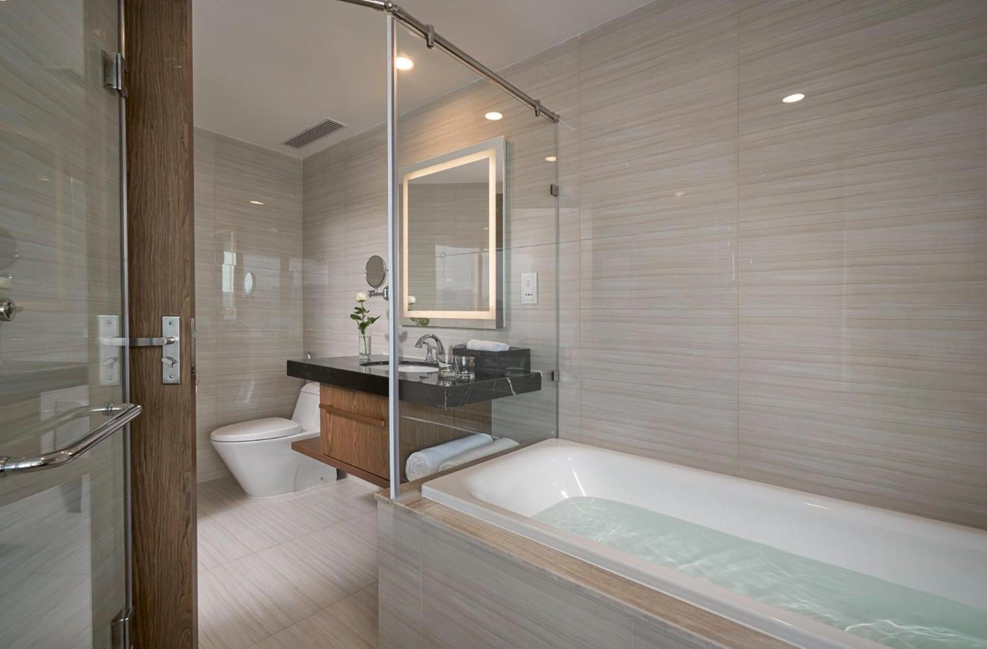 Homie Panorama Beachfront Residences Nha Trang Exterior photo